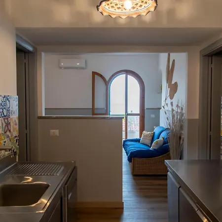 アパート Holiday タオルミーナ