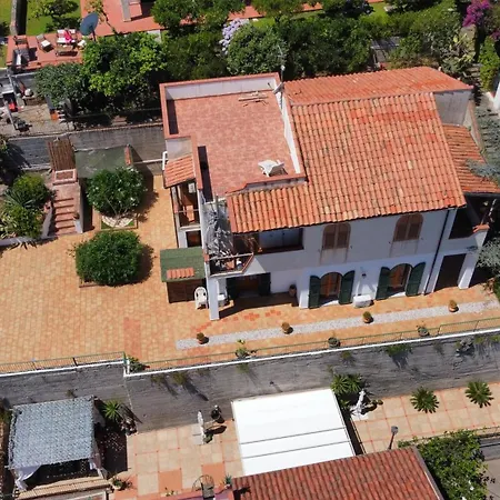 アパート Holiday タオルミーナ